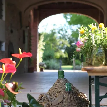 Podere Merlo לינה וארוחת בוקר פארמה